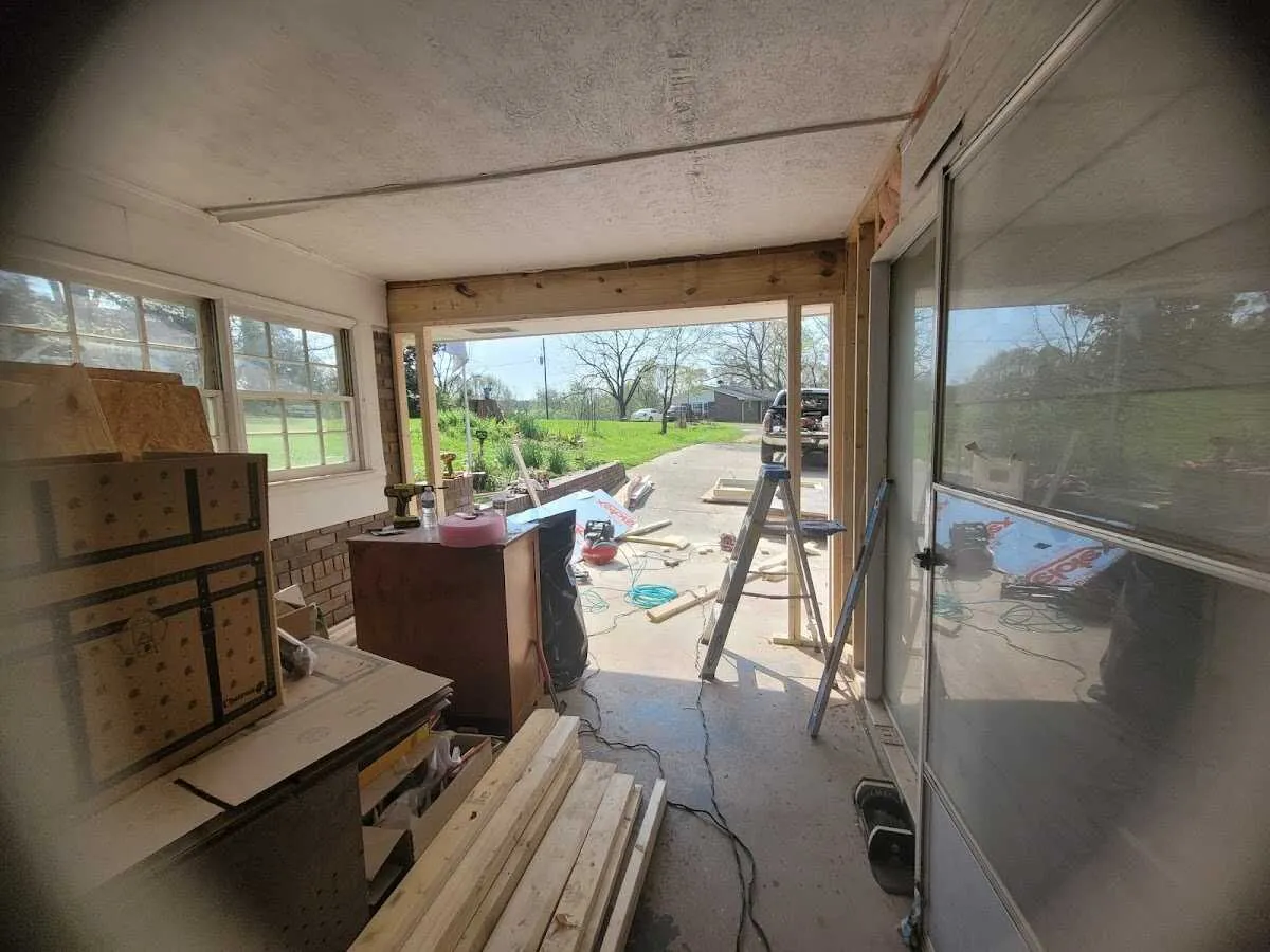 Air movers and dehumidifier for Water Mitigation Services in Newark